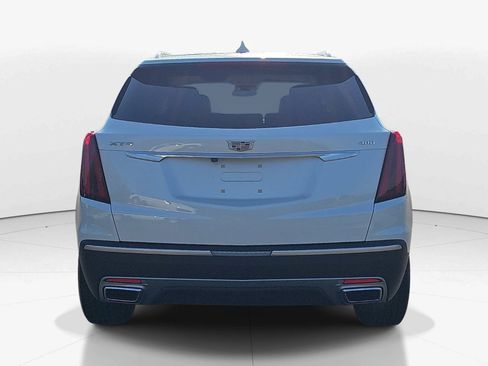 Used 2022 Cadillac XT5 Premium Luxury w/ LPO, Floor Liner Package FWD image 5