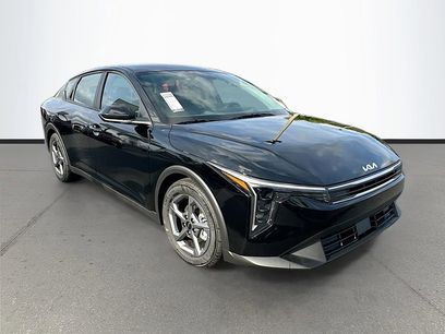 New 2025 Kia K4 LXS