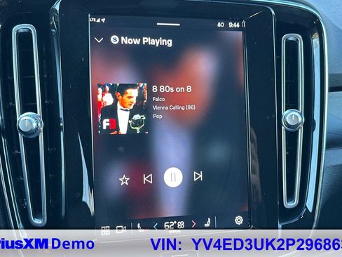 Certified 2023 Volvo XC40 Recharge Core image 34