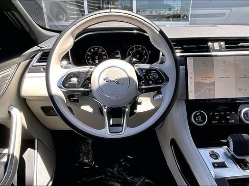 Used 2026 Jaguar F-PACE R-Dynamic S AWD/4WD image 5