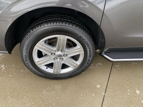 Used 2020 Ford Expedition Max XLT w/ Equipment Group 202A image 5