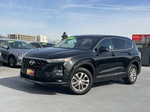 Used 2019 Hyundai Santa Fe SEL w/ Cargo Package image 2