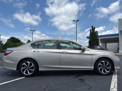 Used 2017 Honda Accord EX-L image 4