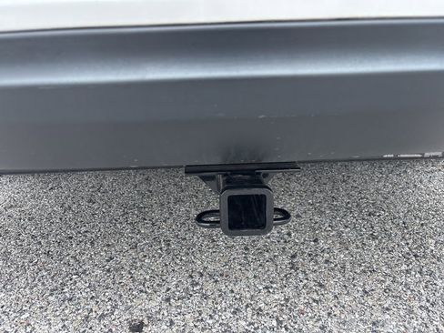 Used 2018 Chrysler 300 C w/ Safetytec Plus Group RWD image 5