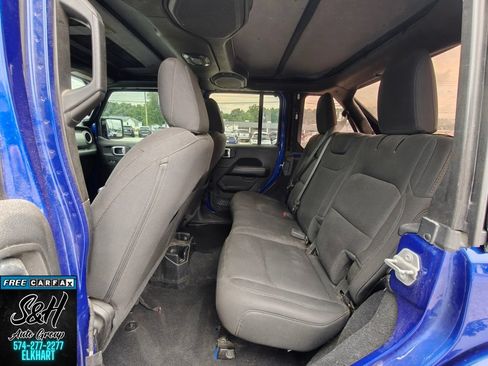 Used 2020 Jeep Wrangler Unlimited Sahara w/ Uconnect 4C Nav & Sound Group AWD/4WD image 17