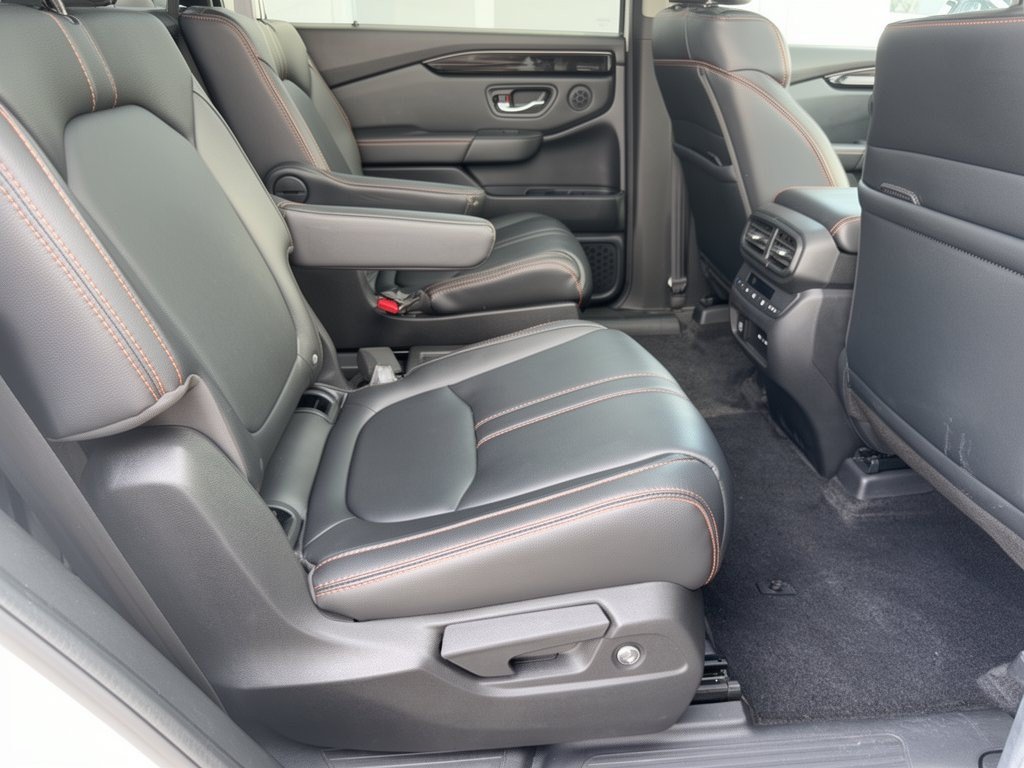 Certified 2024 Honda Pilot TrailSport image 26