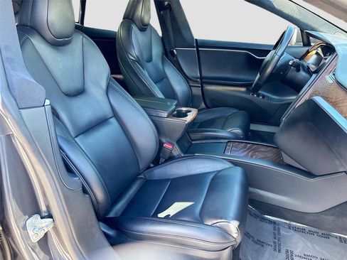Used 2020 Tesla Model S Long Range Plus image 28