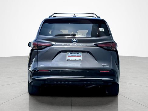 Certified 2024 Toyota Sienna Limited AWD/4WD image 4