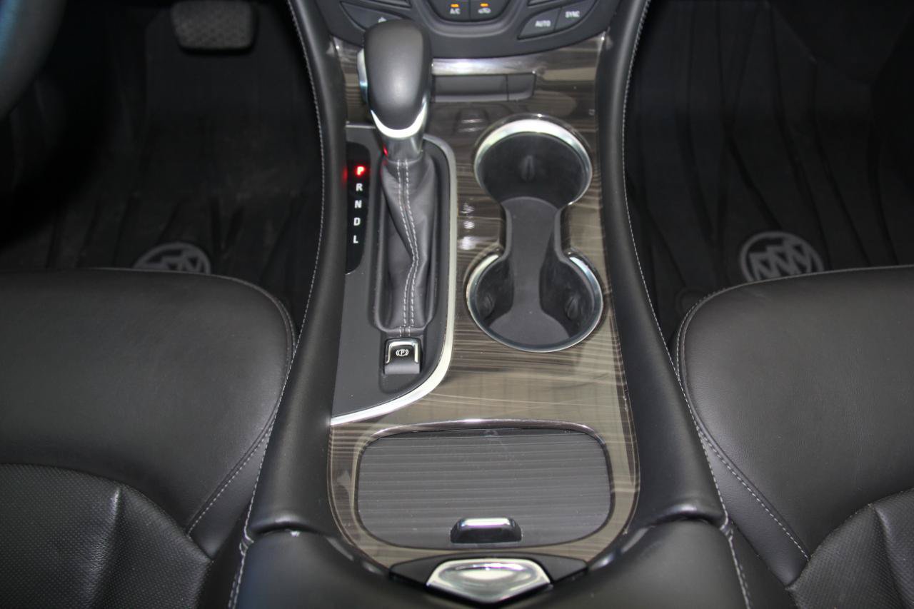 Used 2020 Buick Envision Essence w/ Experience Buick Package FWD image 18