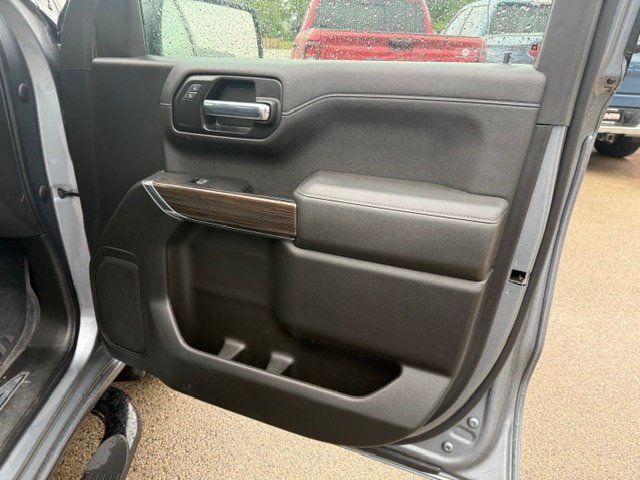Used 2022 Chevrolet Silverado 1500 RST AWD/4WD image 4