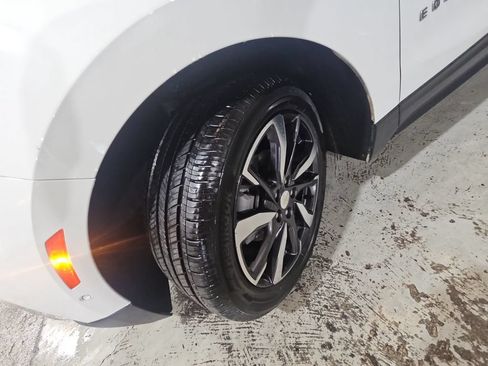 Used 2022 Chevrolet Equinox Premier FWD image 32