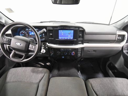 Used 2023 Ford F250 XLT image 3