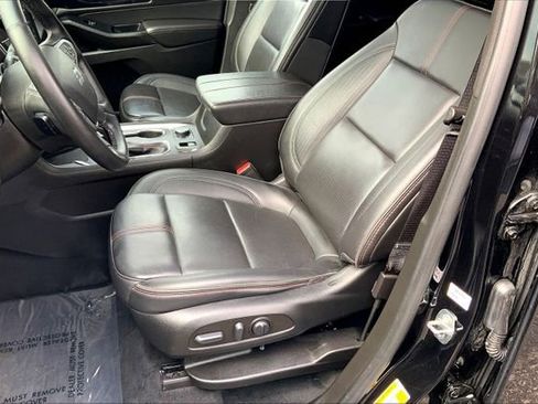 Used 2023 Chevrolet Traverse RS w/ LPO, Floor Liner Package AWD/4WD image 29