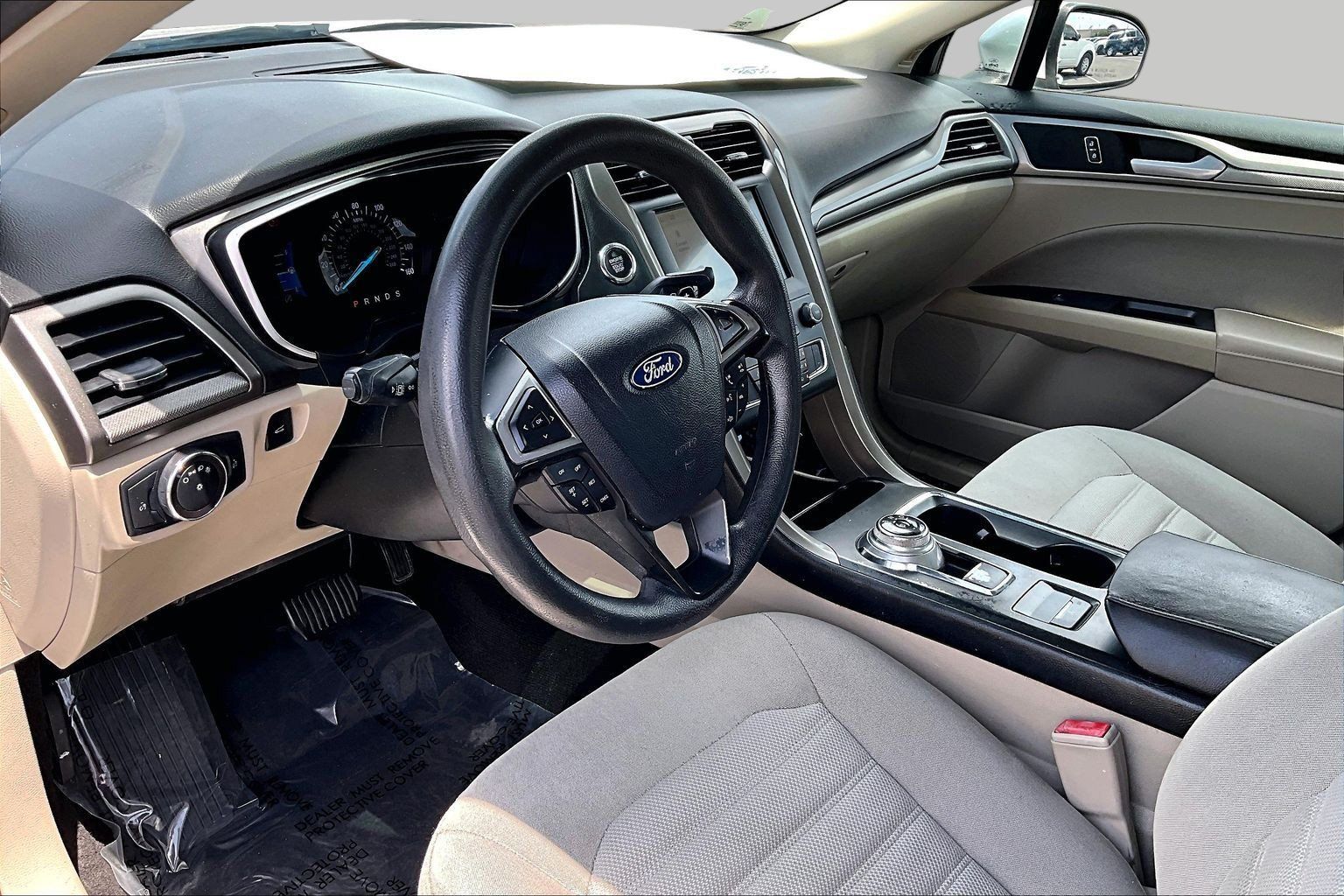 Used 2019 Ford Fusion SE FWD image 12