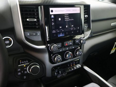 New 2026 RAM 1500 4x4 Crew Cab image 19