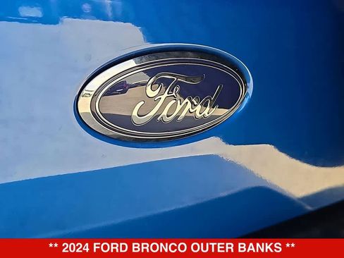 Used 2024 Ford Bronco Outer Banks AWD/4WD image 12