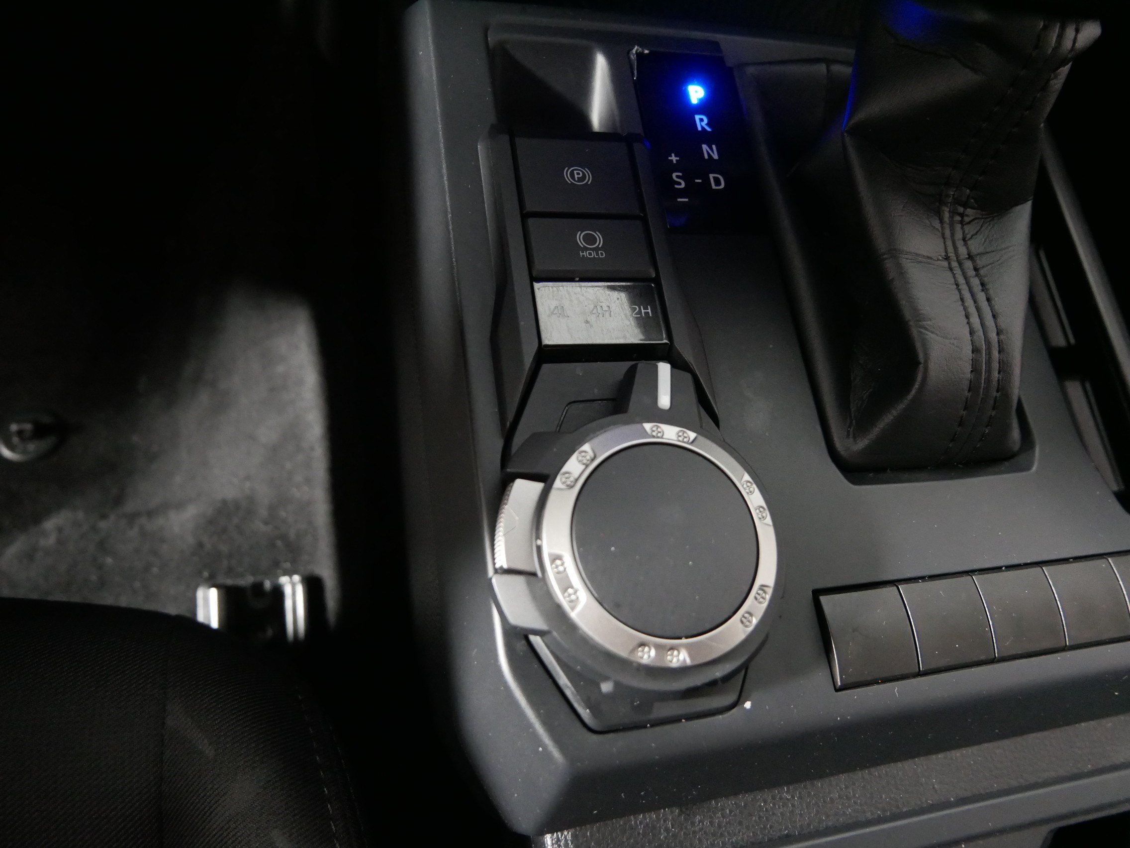Used 2025 Toyota Tacoma SR AWD/4WD image 29