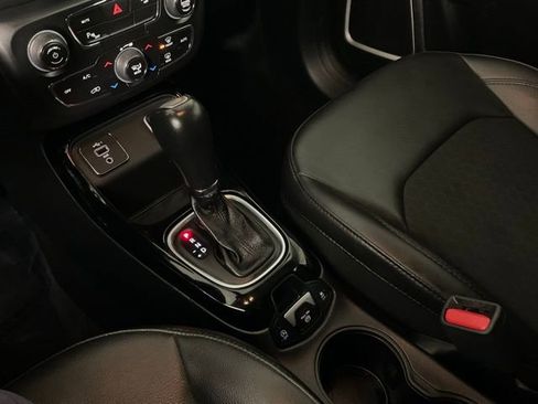 Used 2019 Jeep Compass Latitude image 18