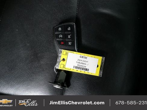 Used 2024 Chevrolet Suburban LT image 26