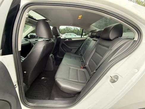 Used 2018 Volkswagen Jetta SE FWD image 11