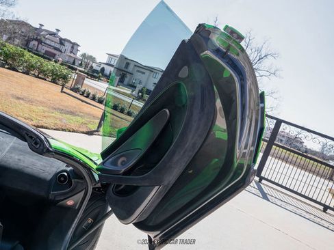 Used 2018 McLaren 570S Spider image 81