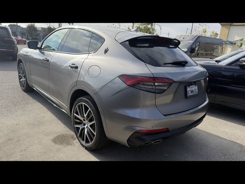 Used 2022 Maserati Levante Modena AWD/4WD image 3