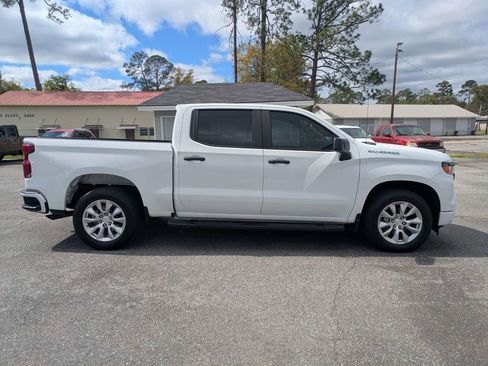 Used 2024 Chevrolet Silverado 1500 Custom image 3