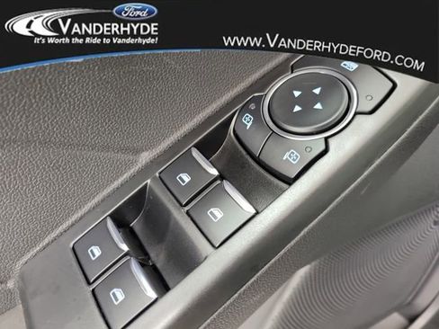 New 2026 Ford Escape SE FWD image 16