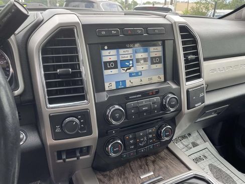 Used 2018 Ford F350 Lariat w/ Lariat Ultimate Package AWD/4WD image 24