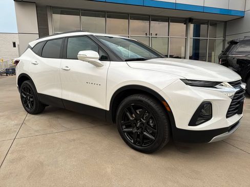 Used 2022 Chevrolet Blazer LT w/ Sound & Technology Package AWD/4WD image 7