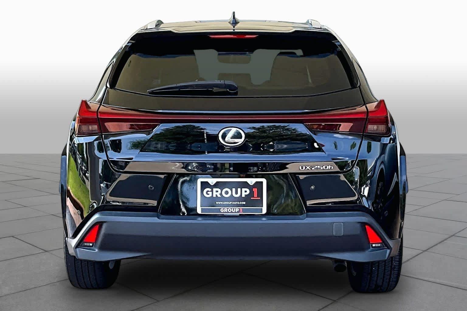 Used 2024 Lexus UX 250h FWD w/ Premium Package image 5