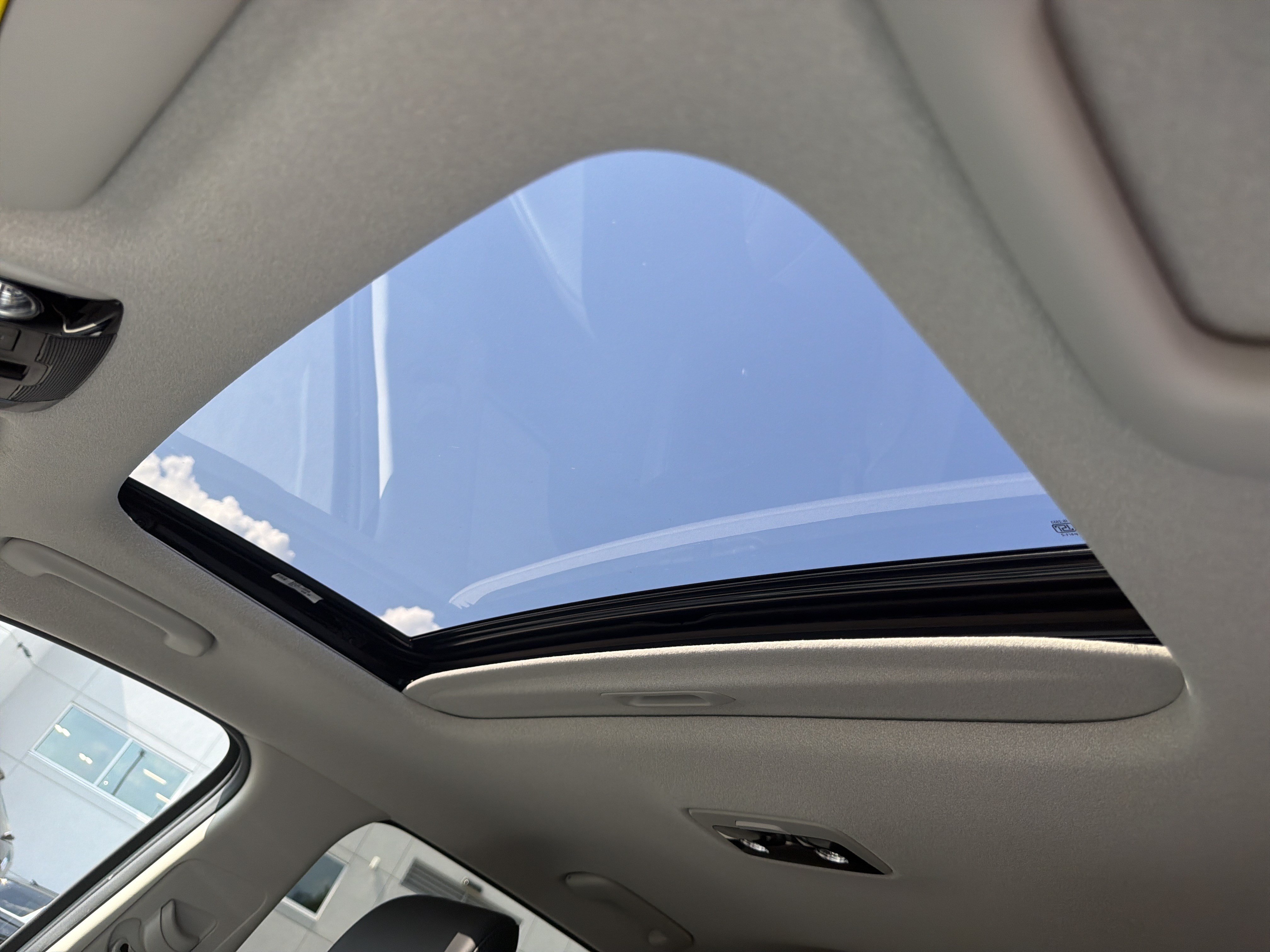 Certified 2025 Kia Niro FWD image 32