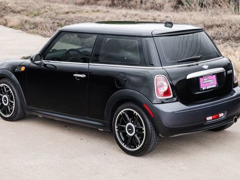 Used 2011 MINI Cooper Hardtop image 10