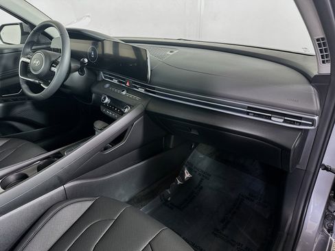 New 2026 Hyundai Elantra Limited image 29