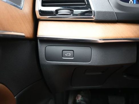 Used 2023 Volvo XC90 B6 Plus w/ Protection Package Premier AWD/4WD image 29