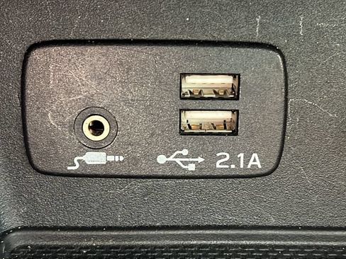 Used 2024 Subaru Forester Premium AWD/4WD image 18