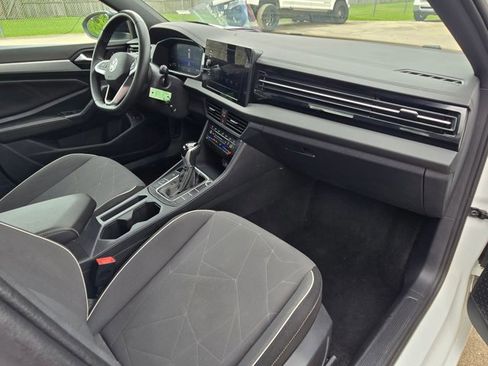 Used 2025 Volkswagen Jetta Sport FWD image 19