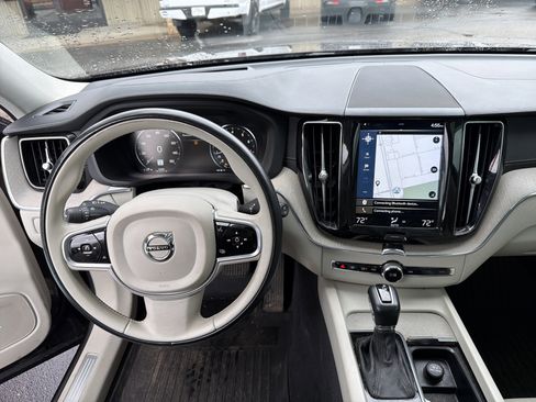 Used 2018 Volvo XC60 T6 Inscription w/ Convenience Package image 4