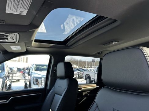 New 2025 GMC Sierra 2500 Denali w/ Denali Reserve Package image 18