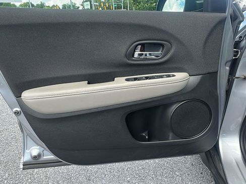 Used 2020 Honda HR-V LX image 21