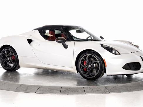 Used 2019 Alfa Romeo 4C Spider RWD image 10