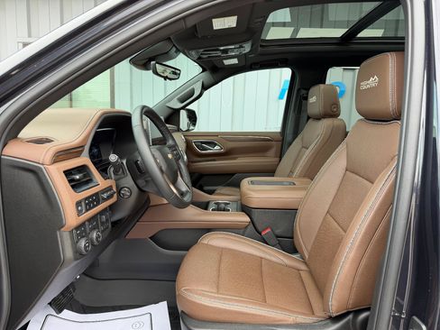 Used 2024 Chevrolet Tahoe High Country AWD/4WD image 11
