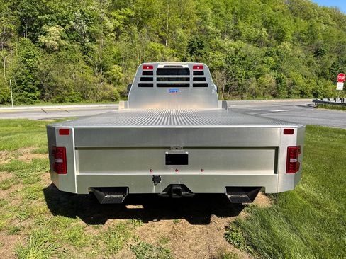New 2026 Ford F550 4x4 Supercab Super Duty w/ XLT Value Package image 8