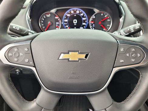 Used 2023 Chevrolet Traverse High Country image 37