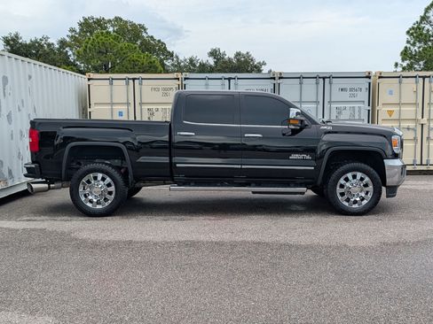 Used 2015 GMC Sierra 2500 SLT w/ Duramax Plus Package AWD/4WD image 4