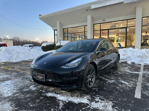 Used 2020 Tesla Model 3 Standard Range image 3