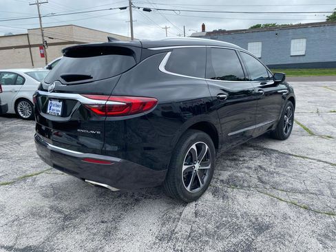 Used 2019 Buick Enclave Essence w/ LPO, Sport Appearance Package FWD image 4