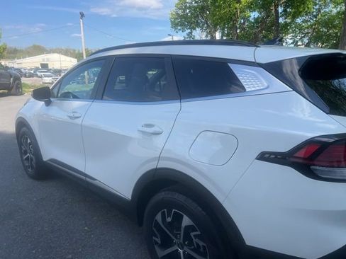 Used 2023 Kia Sportage EX AWD/4WD image 4
