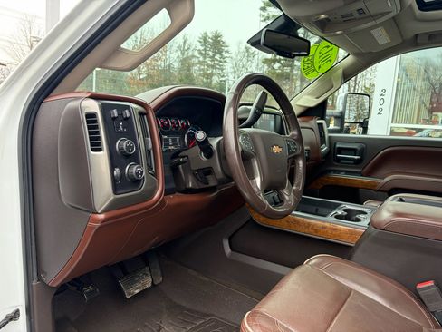 Used 2015 Chevrolet Silverado 2500 High Country image 24