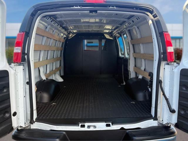Used 2025 GMC Savana 2500 w/ Driver Convenience Package RWD image 7
